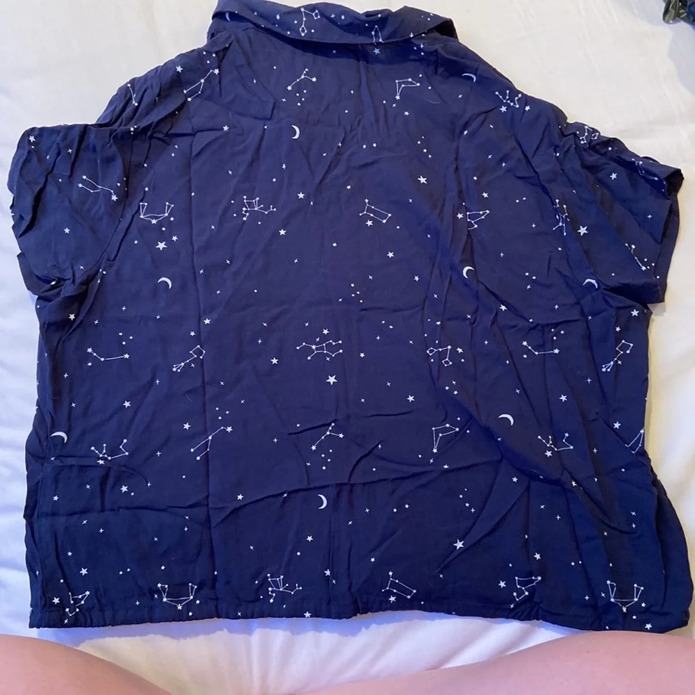 Top - Picture 2 of 2